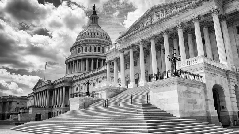 capitol building on cloudy day