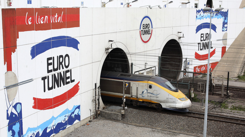 eurotunnel train exiting