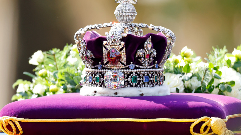 imperial state crown on coffin of Elizabeth II
