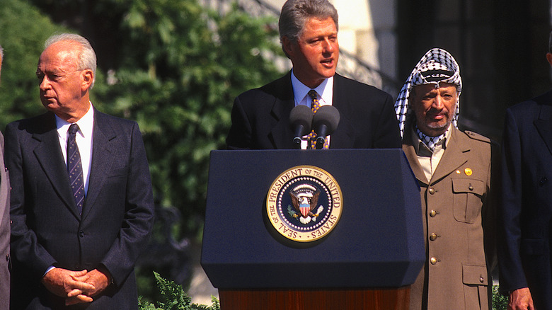 Yitzhak Rabin Bill Clinton Yasser Arafat at the Oslo Accords signing