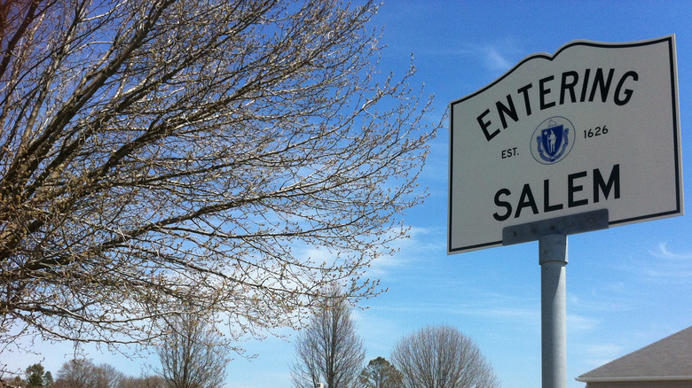 sign salem town