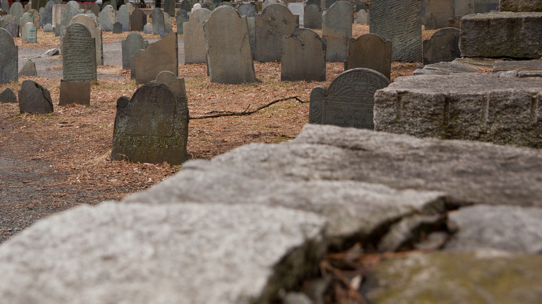 cemetery salem old graves 