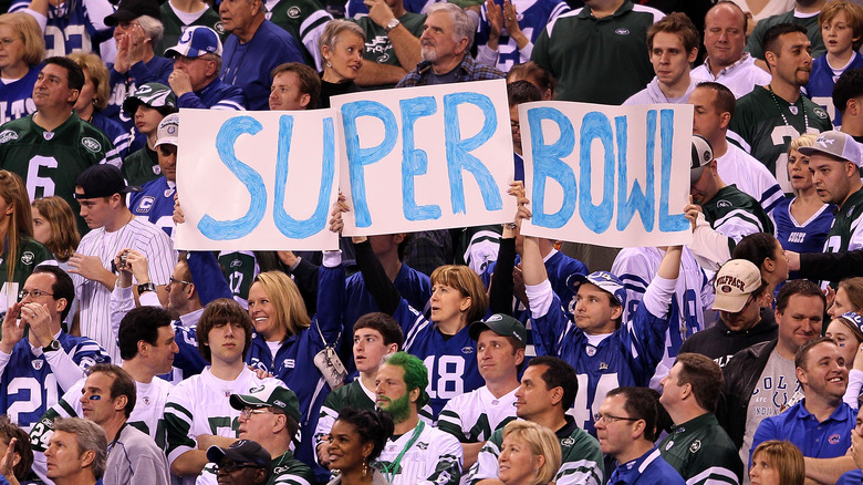 fans stadium super bowl sign