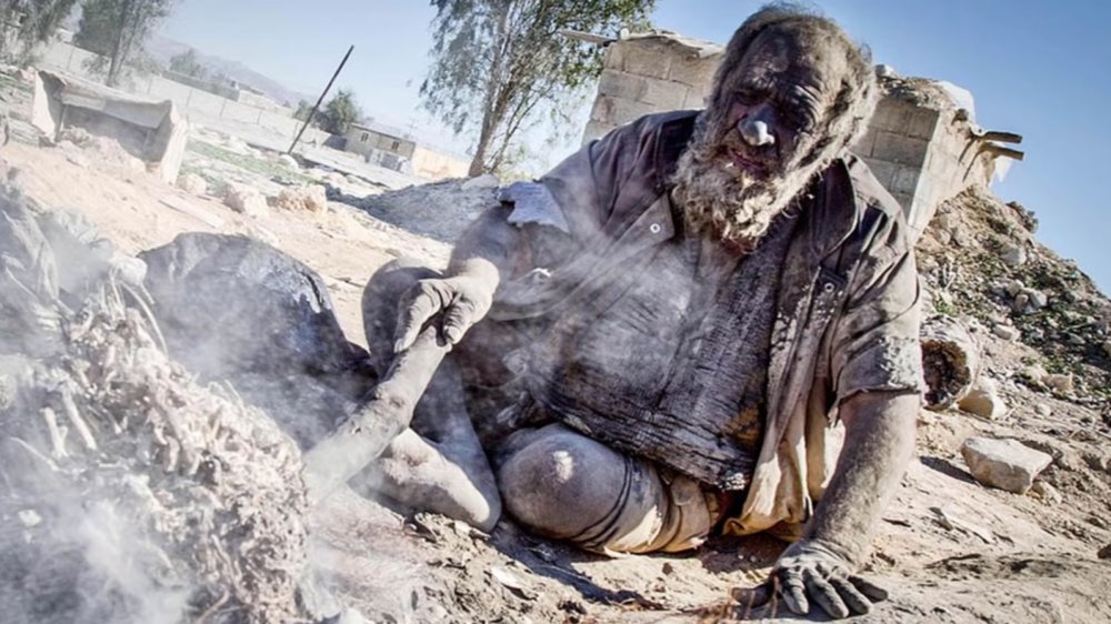 Amou Haji the world's dirtiest man