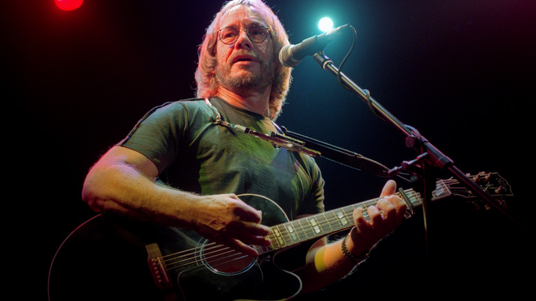 Warren Zevon performing in 2000