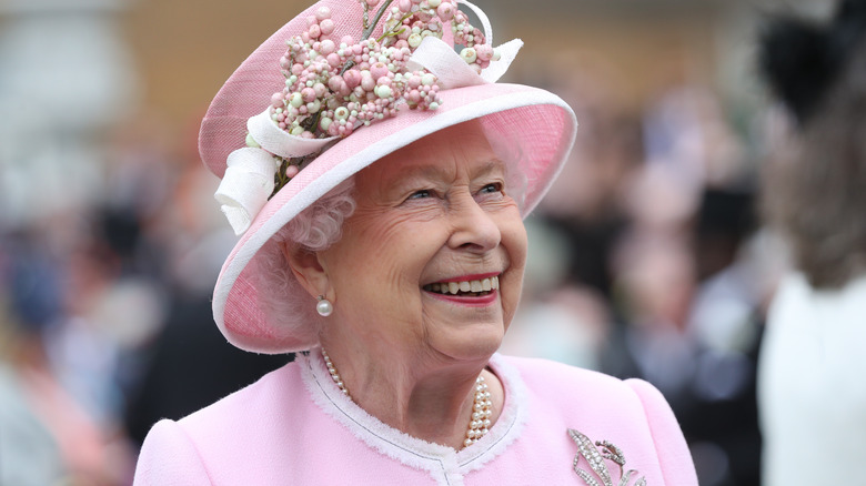 Queen Elizabeth pink hat