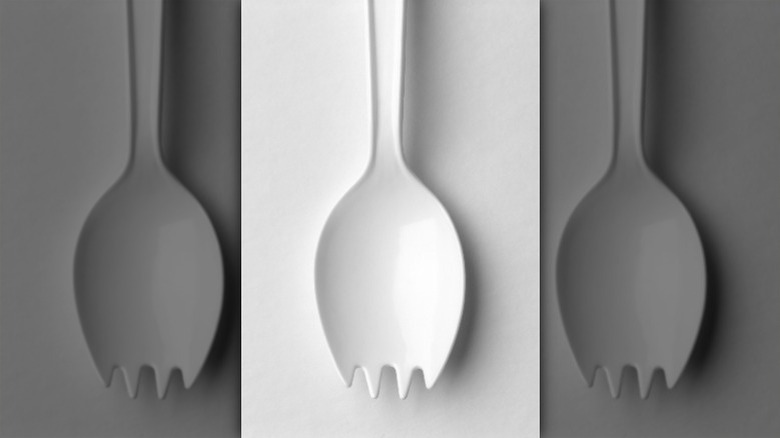 Plastic sporks