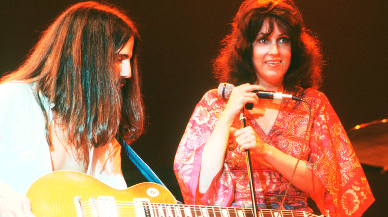 Grace Slick performing on stage with Jefferson Starship in 1978