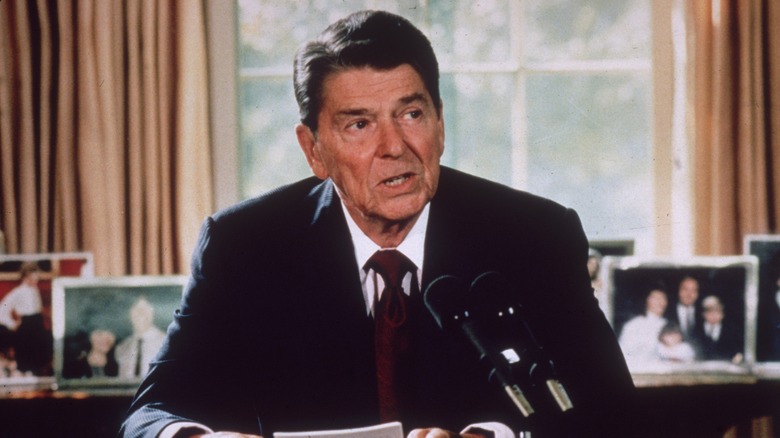 Reagan speaks from the Oval Office