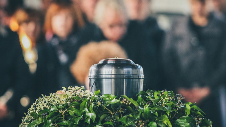 cremation urn