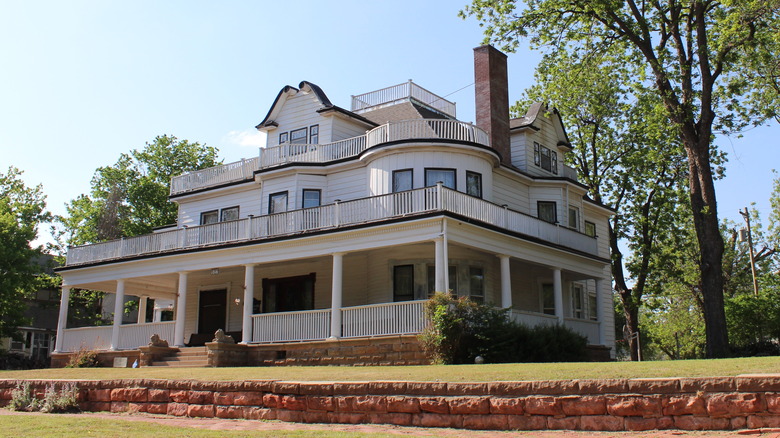 stone lion inn