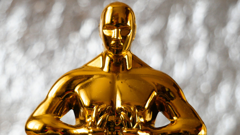 an academy award statuette