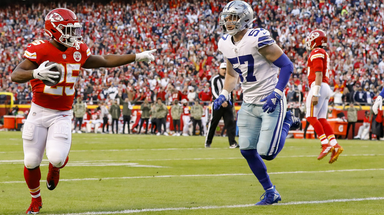 Kansas City Chief player taunting Dallas Cowboy player