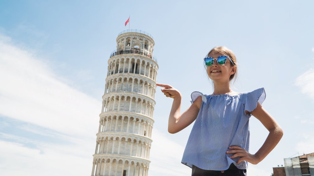 tourist tower of pisa