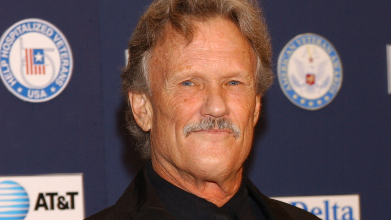 Kris Kristofferson on the red carpet of a benefit for veterans