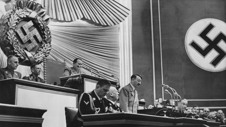 hitler speaking at the reichstag germany