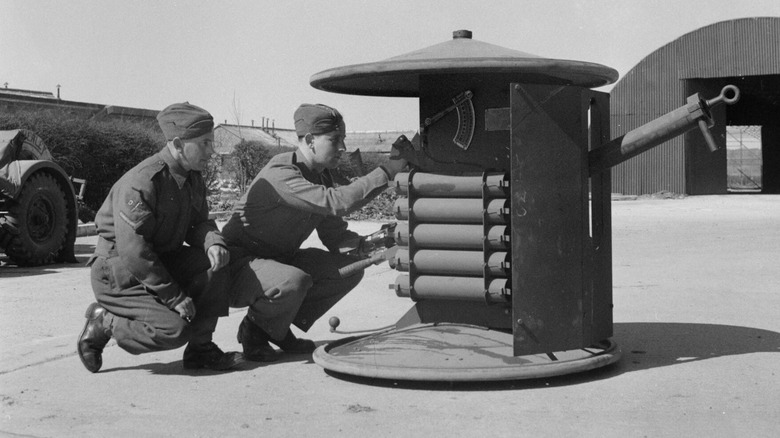 Two Home Guard personnel demonstrating use of Smith Gun
