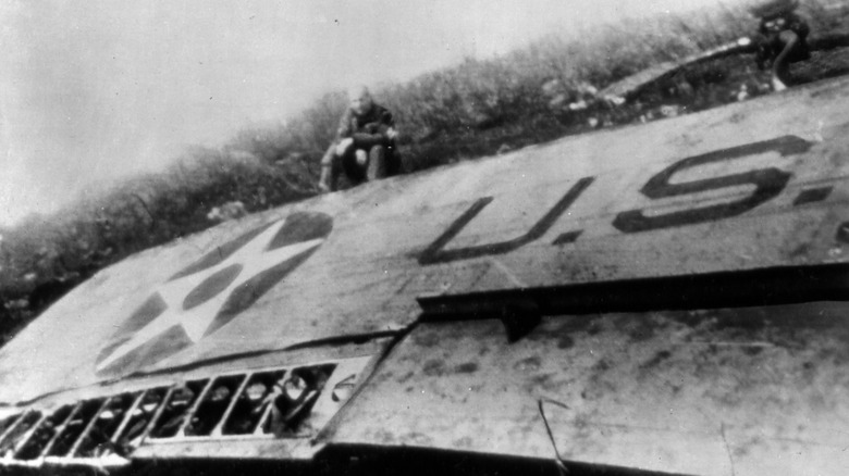 doolittle raid plane and pilot after crashing in china