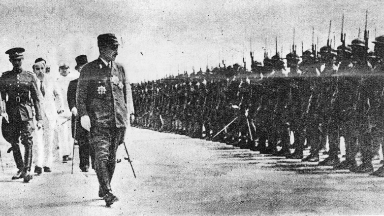 hideki tojo reviewing thai troops