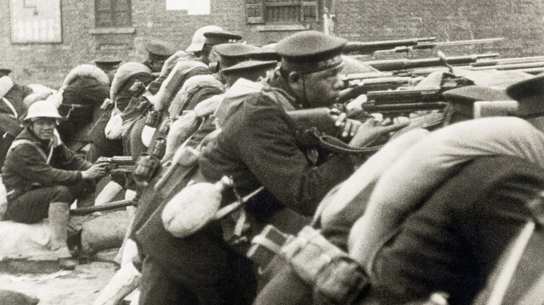 chinese soldiers fighting japanese invasion
