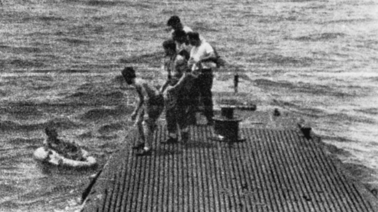 Submarine crew rescues George Bush