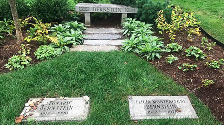 Lenny and Felicia's graves side by side