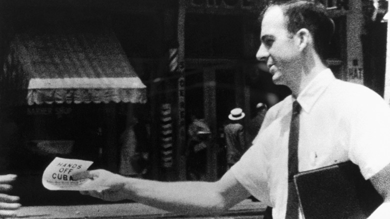 Lee Harvey Oswald handing out flyers on Cuba