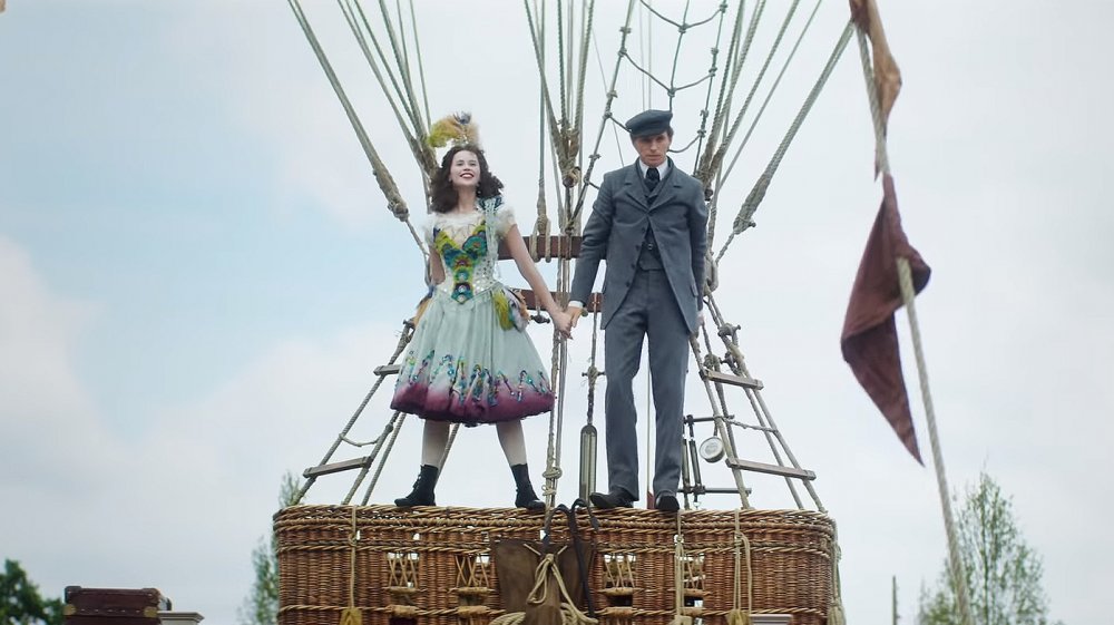 Eddie Redmayne and Felicity Jones in The Aeronauts