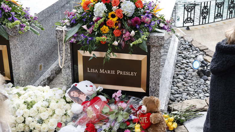 Lisa Marie Presley's grave flowers