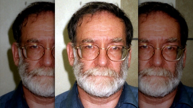 harold shipman beard glasses