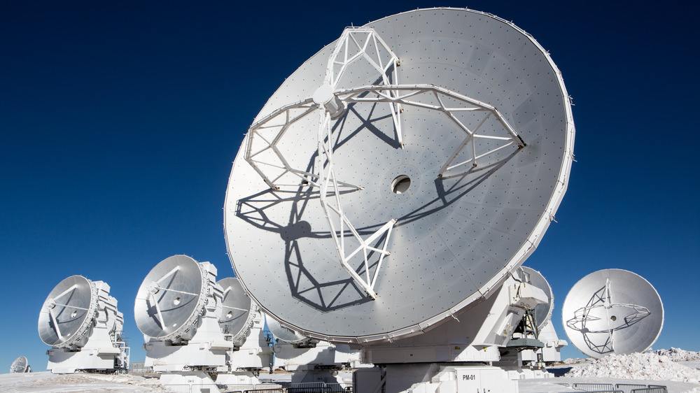 Radio telescope antennas