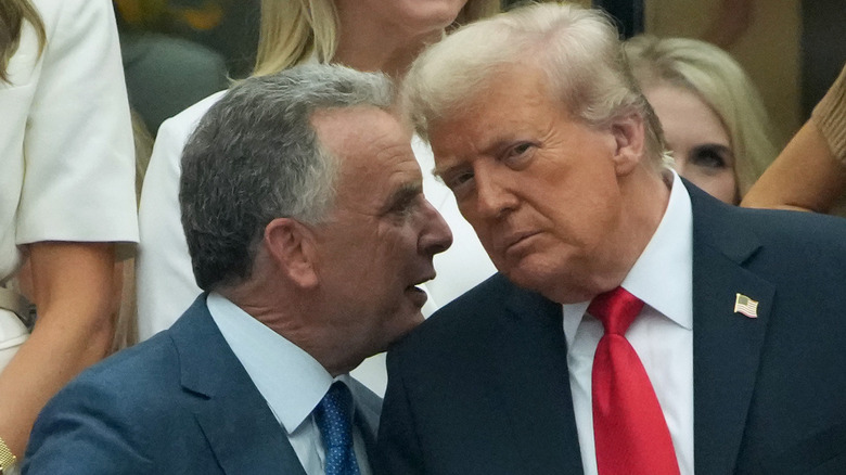 Steve Witkoff close talking to Donald Trump