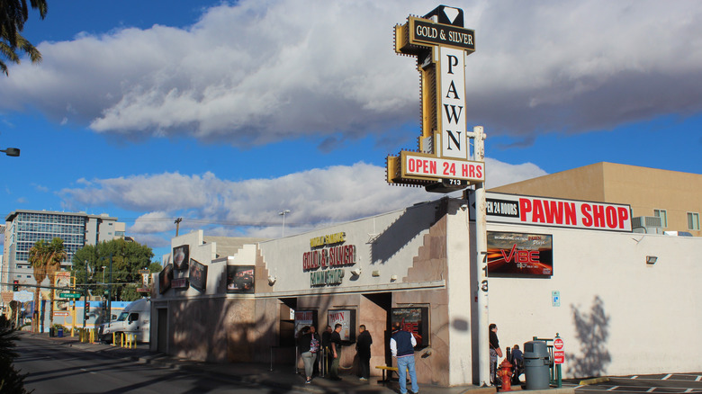 facade of Pawn Stars pawn shop