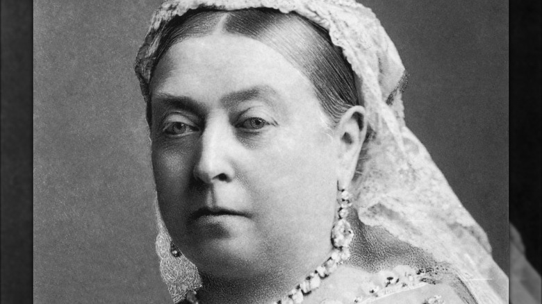 Queen Victoria posing