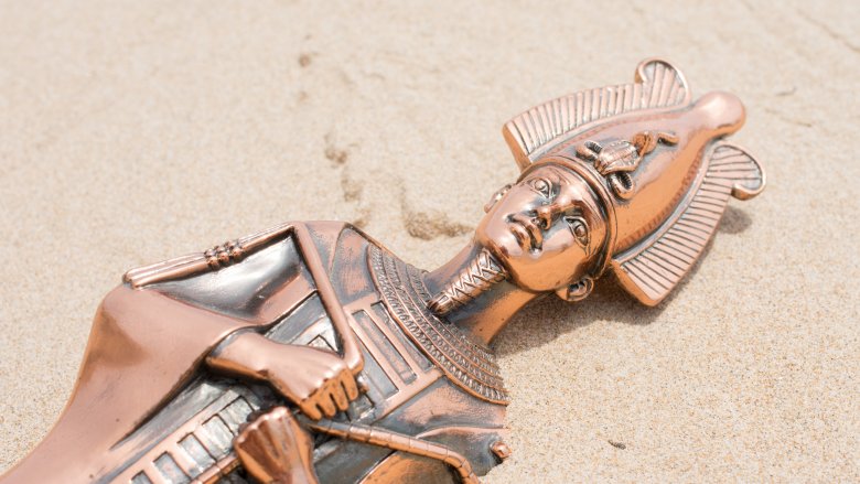 egyptian burial sculpture