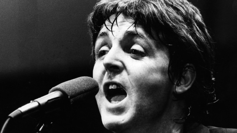 Paul McCartney singing