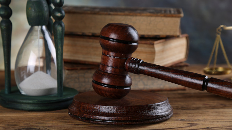 Law symbols 