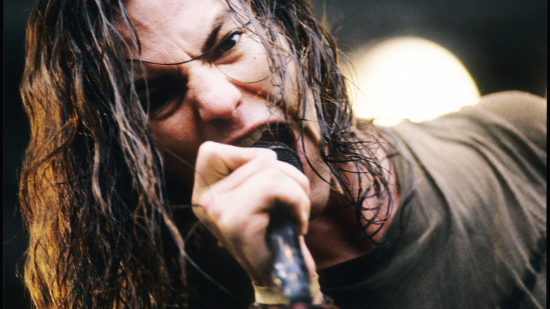 eddie vedder at an early concert 1990s