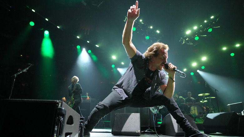 eddie vedder performing on stage 2022