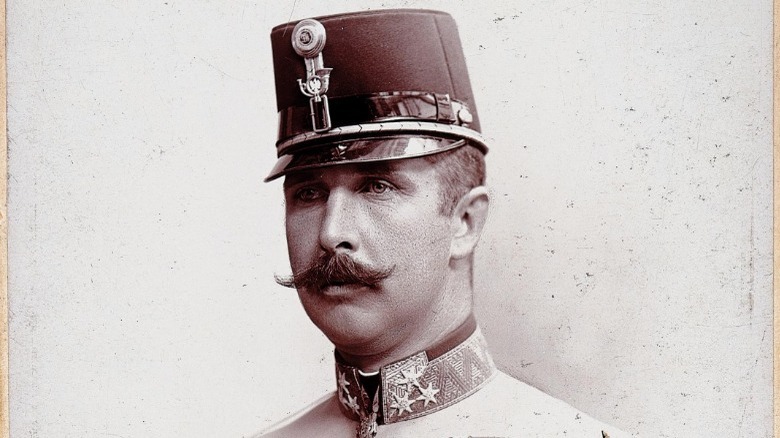 Franz Ferdinand in 1902 posing