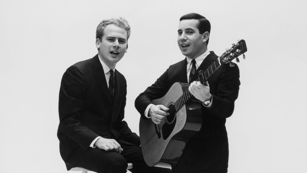 Young Simon and Garfunkel performing