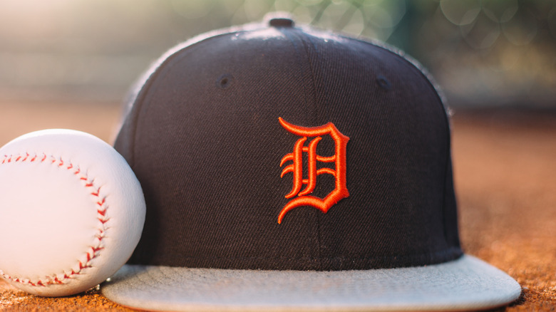 Detroit Tigers cap and ball