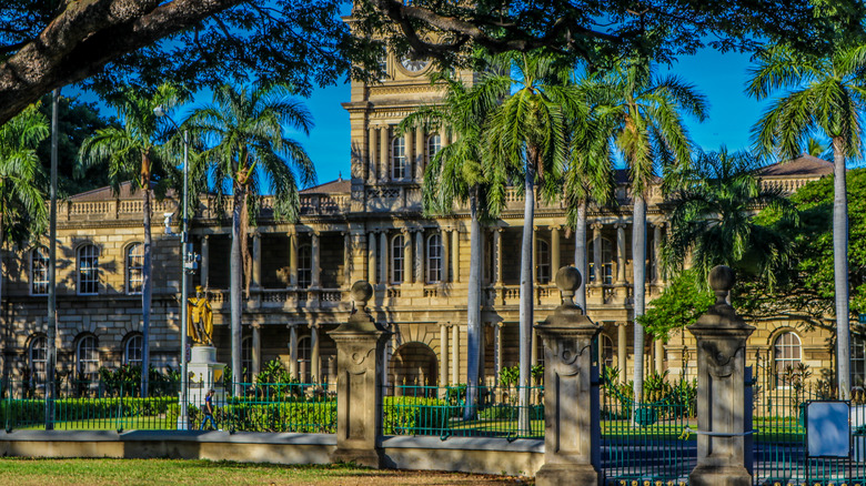 Iolani palace