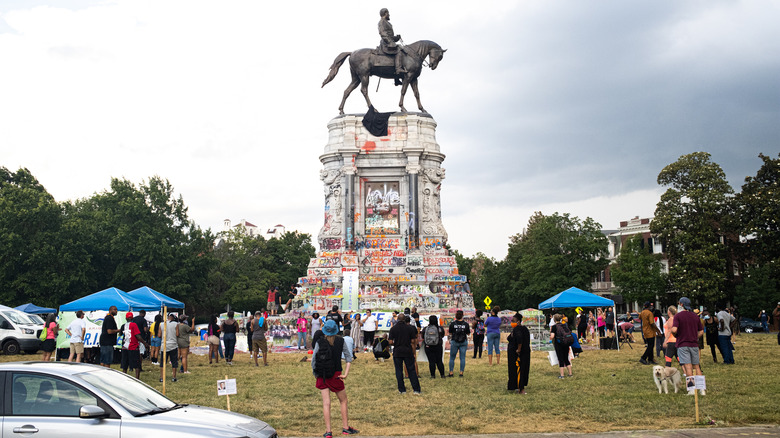 Richmond Robert E Lee statue 