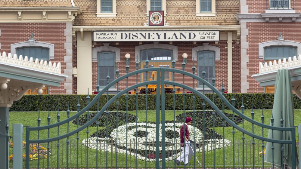 Disneyland closed