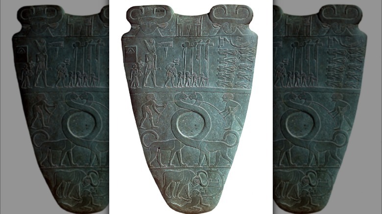 Flip side of the Narmer Palette showing decapitated bodies