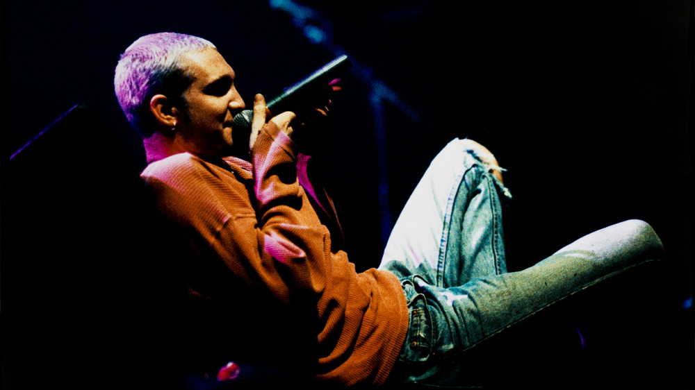 Alice in Chains vocalist Layne Staley sings