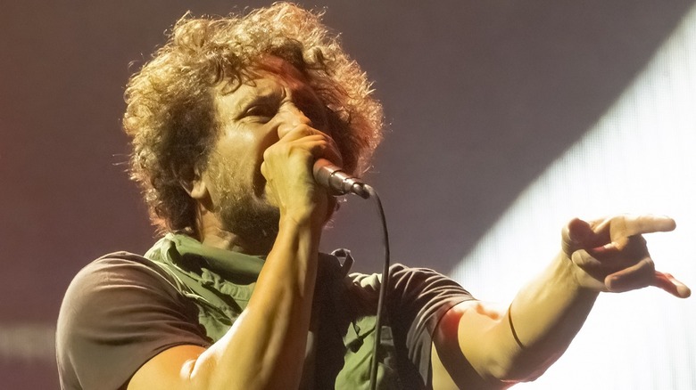 Zack De La Rocha singing