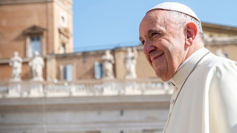 pope francis addressing the crowds