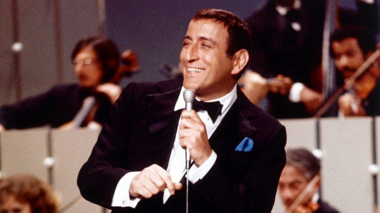 Tony Bennett performing